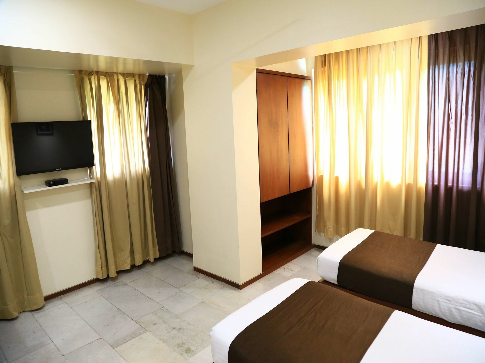 Oyo 13771 Executive Residency Hotel Pune Exterior photo